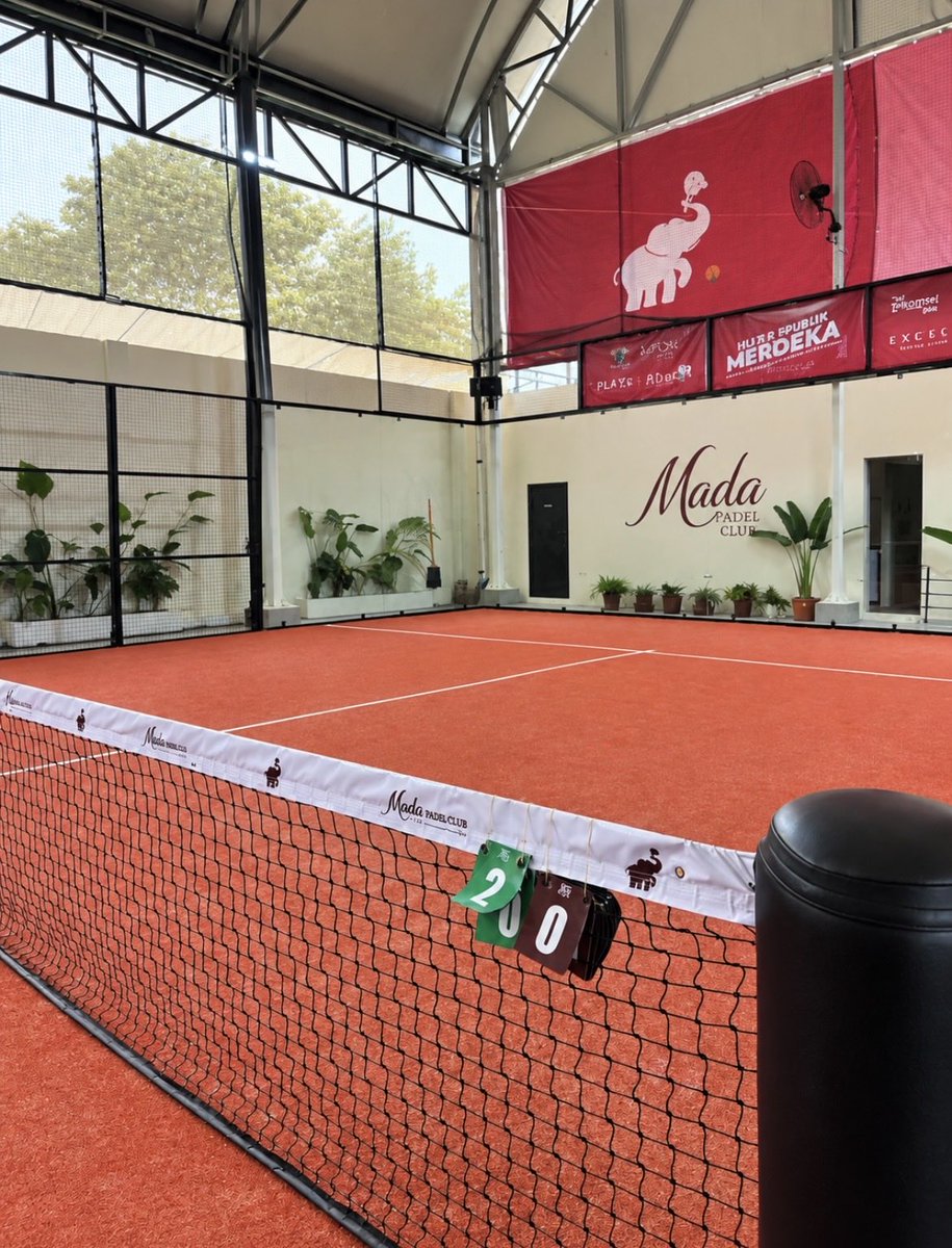 rssyaa101's tweet photo. padel girl https://t.co/8IS4xjc56M