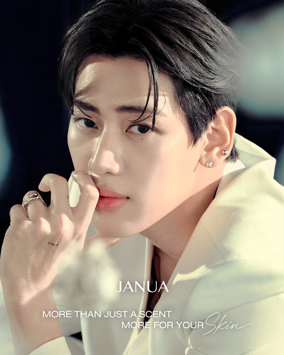 ___xxxxknp's tweet photo. ขอปุ๊ปชีเสิร์ฟเลยพรุ่งนี้ เริ่ดๆ ราคาดี พรีเซนเตอร์หล่อมากด้วย
💘bodyoil(100ml.) 299฿
💘perfumebalm(4g.) 199฿
🫶🏻คือซื้อทั้ง 2 อย่างงบ 500 มีทอนอะบอกเลย
📍ปักรอเลย วันที่ 9/10 17:00
#JANUAXBAMBAM #SCENTSOFSOUL
#januabodyoil #ออยล์แจนยัวร์ #januaperfumebalm #บาล์มน้ำหอมแจนยัวร์ https://t.co/J2gYneMyel