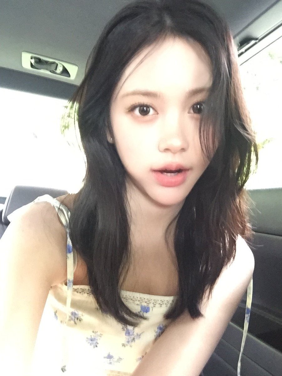 Ctarmeng's tweet photo. Peepo sliding through the day in the whip with 'da soft stare and finger on the lip, look at the rings catch every bit of light. Are you also getting through today by freshening up like ‘Lemon(taeng.)’? Same Thursday reset, keep it Lemony https://t.co/BQWUyvGvJ5