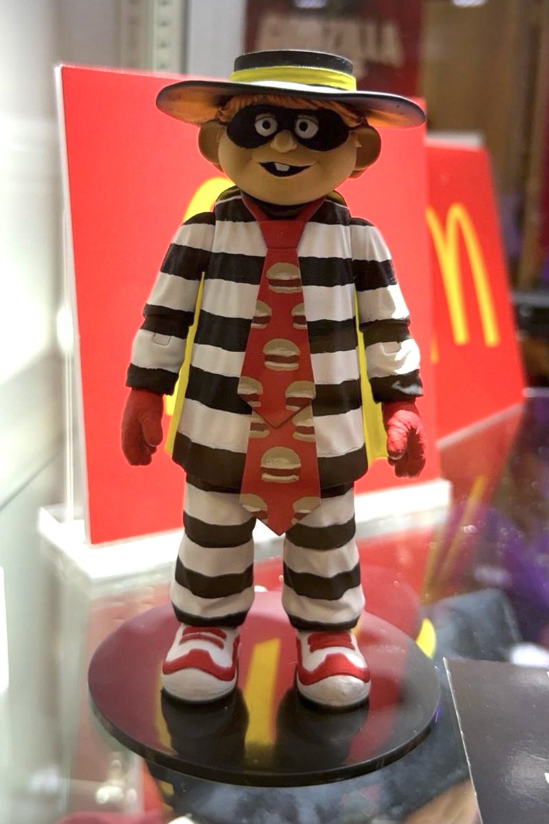 HardingArt's tweet photo. Ultimate Hamburglar sculpted for NECA. Coming soon. 📷 @preterniadotcom https://t.co/e9nZfHz3WG