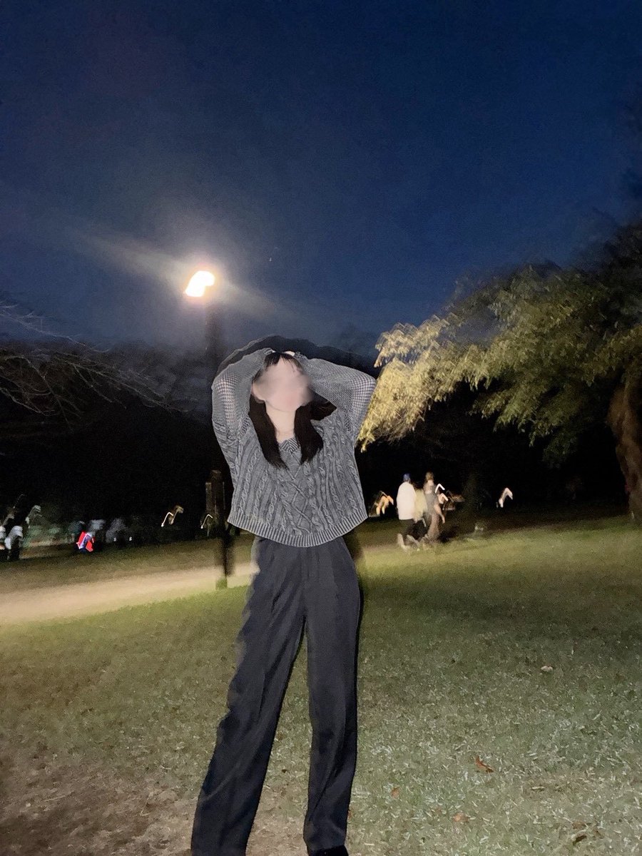 tsukihira2co's tweet photo. "夜 公園 マック" 最高の組み合わせ🥸
Photo by ベプ https://t.co/uY7ENc4AoX