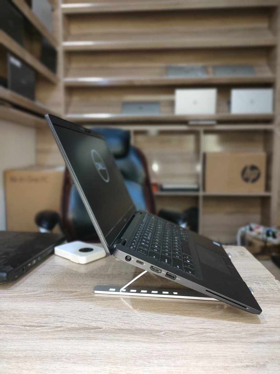 Musa_Isah05's tweet photo. Come and patronize a brother. 
Neat and good Laptops at affordable price

Dell latitude 5300
Intel core i5 8th Gen 
8gb RAM 256gb SSD
13.3 inches 
Touchscreen 
Backlit keyboard 
USB, type C port, HDMI, LAN port, audio jack 
Grade A 
Excellent battery

N270,000 https://t.co/4gSKOtvjZm