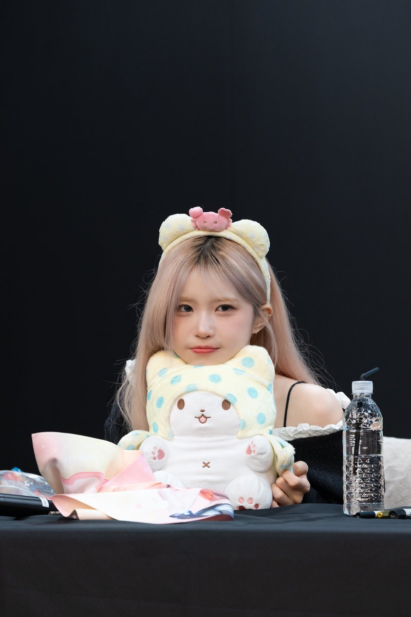 SnowBloom_'s tweet photo. 26.10.04 퍼스트뮤직 팬싸인회 

🍖

#프로미스나인 #송하영 #하영
#fromis_9 #SONGHAYOUNG https://t.co/DbqAqzbznn