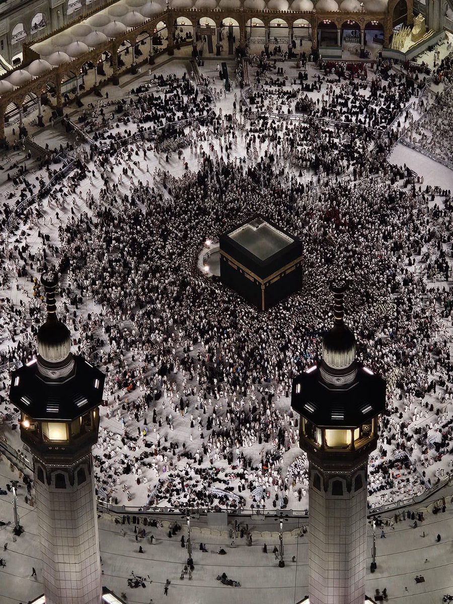 HaramainInfo's tweet photo. From every corner and every height, the
Kaaba remains the most beautiful sight to
behold.

#HaramainInfo #Rabiallthani #1448H https://t.co/gRIOsFAC4L