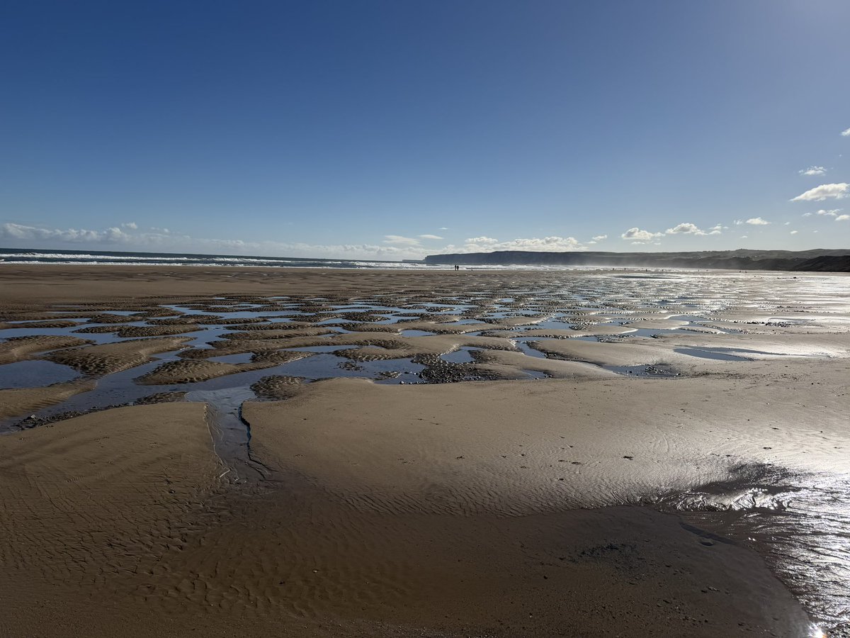 smartmarty's tweet photo. @Hudsonweather @KeeleyDonovan @OfficialFiley lovely sunny day in #Filey today. https://t.co/56wcD9dikP