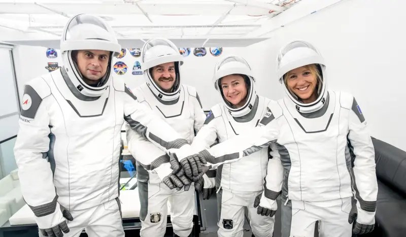 Starcap_xyz's tweet photo. @SpaceX Every splashdown is a reminder that the hardest part of space isn't leaving, it's coming back in one piece. 

SpaceX makes it look ordinary, but it never is. 

Welcome home, Crew-12. https://t.co/WxoZVlLtLF