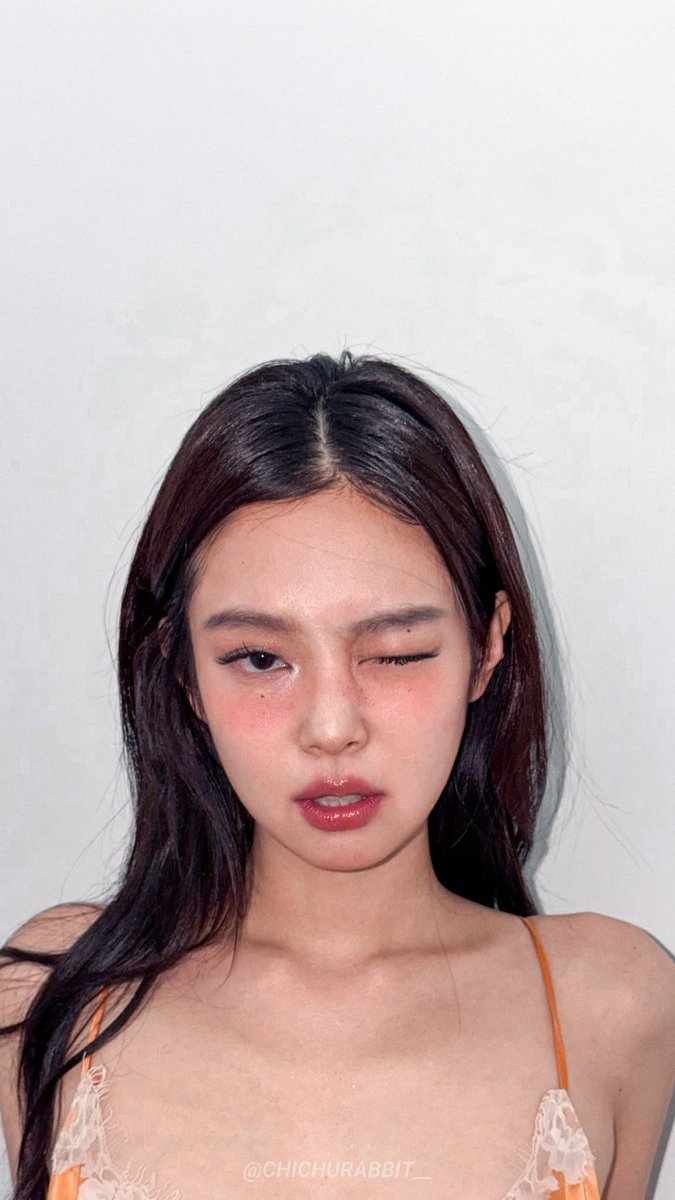 canldu's tweet photo. ✩ ⸺ low pose and delivering lot of winks for you. ( itung-itung free wallpaper ) https://t.co/gQFsECfDpw