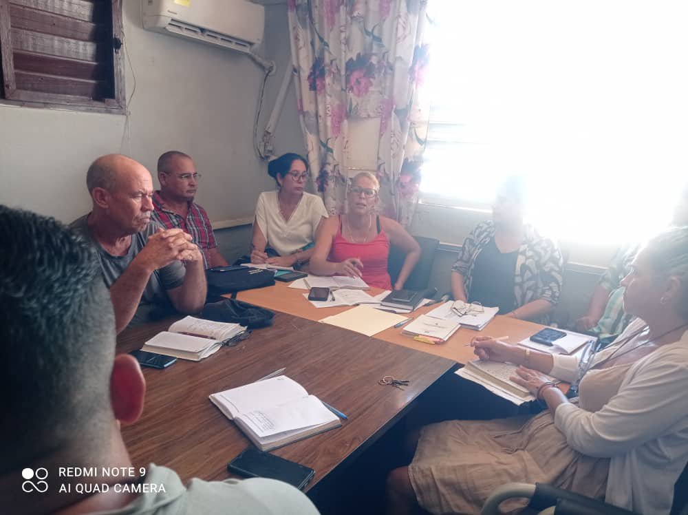 Alexisdv2f7Cuba's tweet photo. Se trabaja en la preparación del Consejo de la administración municipal de Batabano para la implantación de las Transformaciones Económicas y Sociales #mayabeque https://t.co/crIM5HoehR