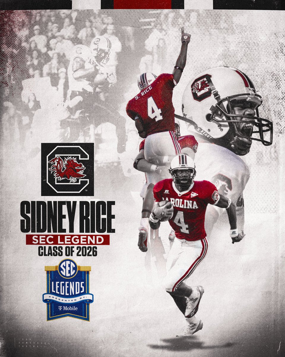 GamecockFB's tweet photo. Congratulations, @SidneyRice! A legend! https://t.co/40AWmSj8Bw