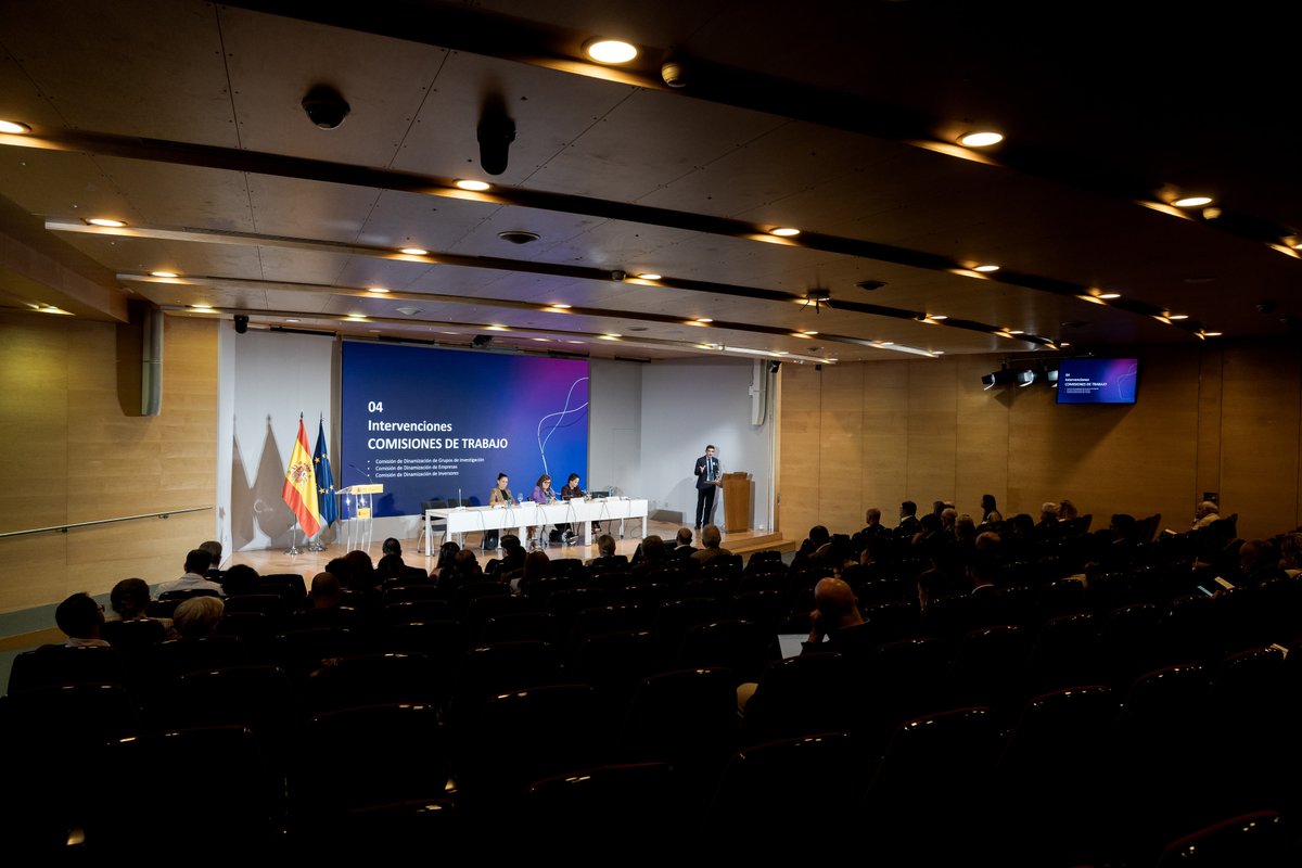 AsocFeriasEsp's tweet photo. 👥 @ForoTransfiere 2027 acelera la transferencia de conocimiento ante los nuevos retos tecnológicos y geoestratégicos.

ℹ️ Más info: https://t.co/4YuXeTmchf

@Fycma 
#AsocFeriasEsp #feriasComerciales #Exhibitions https://t.co/25PYBROISF