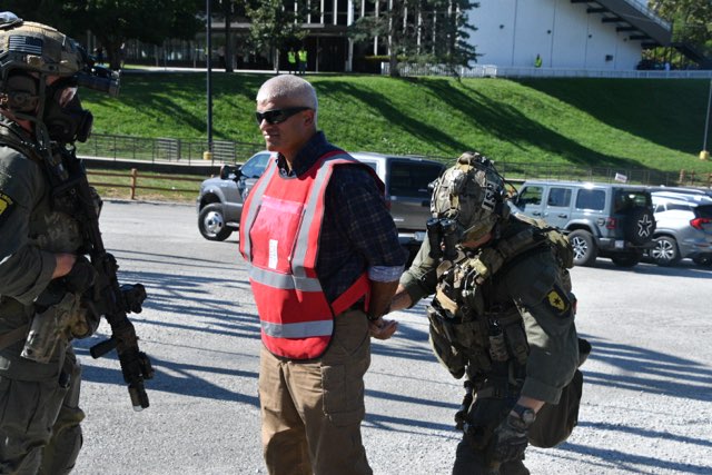 ILStatePolice's tweet photo. 𝐈𝐥𝐥𝐢𝐧𝐨𝐢𝐬 𝐒𝐭𝐚𝐭𝐞 𝐏𝐨𝐥𝐢𝐜𝐞 𝐇𝐨𝐥𝐝𝐬 𝐅𝐮𝐥𝐥-𝐒𝐜𝐚𝐥𝐞 𝐏𝐫𝐞𝐩𝐚𝐫𝐞𝐝𝐧𝐞𝐬𝐬 𝐄𝐱𝐞𝐫𝐜𝐢𝐬𝐞 𝐭𝐨 𝐈𝐦𝐩𝐫𝐨𝐯𝐞 𝐑𝐞𝐬𝐩𝐨𝐧𝐬𝐞 𝐃𝐮𝐫𝐢𝐧𝐠 𝐚𝐧 𝐄𝐦𝐞𝐫𝐠𝐞𝐧𝐜𝐲

𝐒𝐏𝐑𝐈𝐍𝐆𝐅𝐈𝐄𝐋𝐃 – To help protect and serve communities during emergency events, the Illinois State Police (ISP) held a full-scale preparedness training exercise at the Illinois State Fairgrounds in Springfield on October 7, 2026. The ISP Special Operations Command Statewide Weapons of Mass Destruction (SWMD) Team led the exercise, which focused on improving collaboration between multiple municipal and state agencies.

Read full news release: https://t.co/lEdLJazifD