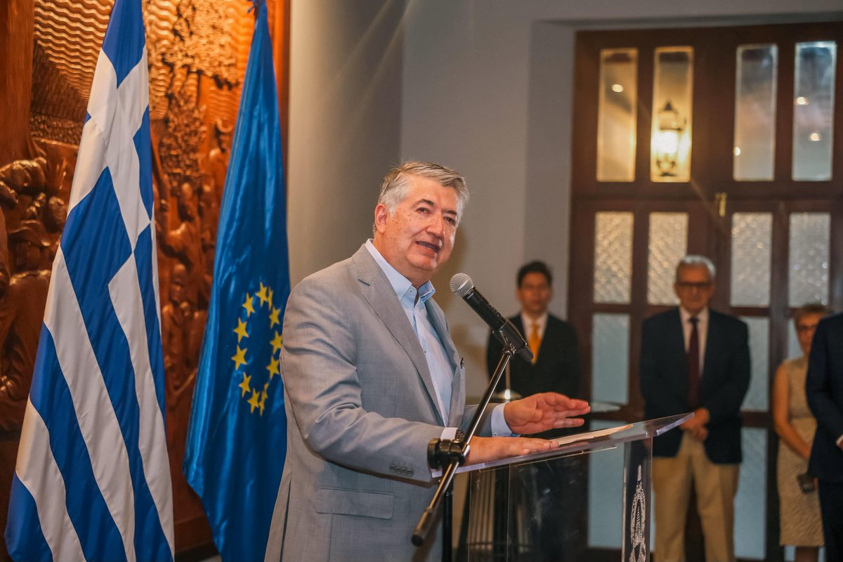 televisur's tweet photo. 🇭🇳🤝🇬🇷 Honduras y Grecia fortalecen sus relaciones diplomáticas con la apertura del consulado honorario griego en el país. El presidente Nasry Asfura acompañó el acto oficial, que busca impulsar el comercio, la inversión, el turismo y la cooperación entre ambas naciones. https://t.co/TA72zYX054
