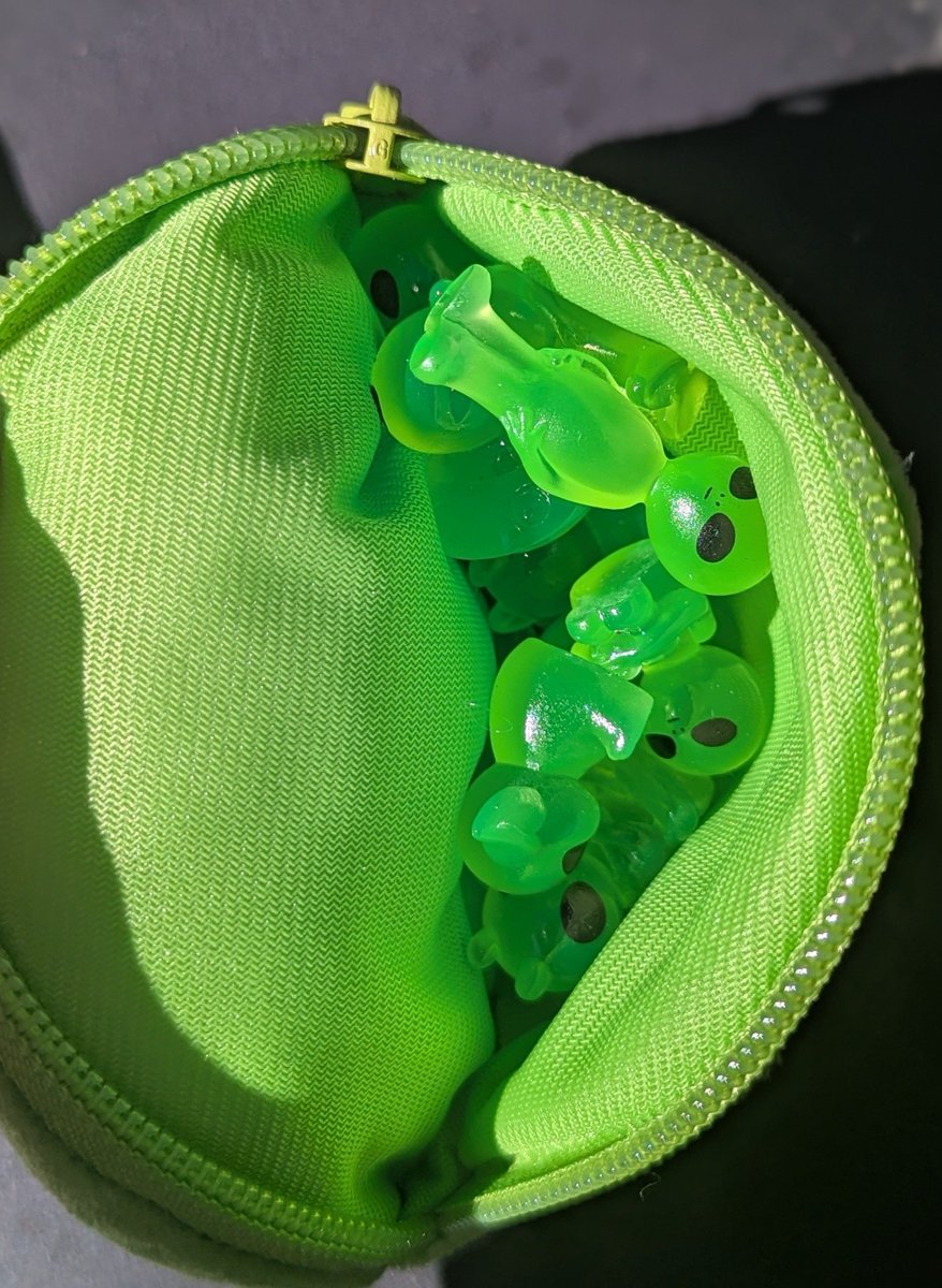 Seductive_Toast's tweet photo. 👽 — Secret stash!
#Rickandmorty https://t.co/lP7pLgSamW