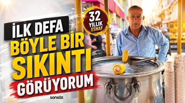 mkulunk's tweet photo. Akşama not:

Esnaf can damarımızdı. Can damarımız tıkandı.

Bursa’da esnafın sıkıntısı Türkiye’nin her yanındaki esnafın sıkıntısıyla aynıdır

Sahada duyduğumuz ses, ekonomik kurmayların dikkatle dinlemesi gereken ciddi bir uyarıdır.

Bursa’da bazı küçük esnaflar, gün sonunda kasalarını yalnızca 250–300 lira nakitle kapattıklarını söylüyor. İş hacminin düştüğünü, satışların giderleri karşılamadığını; kira, elektrik, personel ve vergi yükü altında işletmelerini kredi kartı ve vadeli ödemelerle ayakta tutmaya çalıştıklarını anlatıyorlar.

Tekstilde küçülme ve işten çıkarmalar; İnegöl mobilya sektöründe kapanan küçük işletmeler, iflas ve konkordato haberleri de bu sıkışmanın üretimden istihdama, nakliyeden yan sanayiye kadar yayıldığını gösteriyor.

Denetim, kamu düzeninin ve adil rekabetin gereğidir. Sahadaki ekonomik gerçekleri gözeten, rehberliği ve çözüm üretmeyi de içeren bir yaklaşıma ihtiyaç vardır. Ekonomik kurmayları, esnafın, üreticinin ve çalışanın sesini yerinde dinlemeye; işletmeler üzerindeki nakit akışı, kira ve finansman baskısını hafifletecek adımları değerlendirmeye çağırıyorum.

Fon skandalının ardından denetim kabiliyetine ve kurumlara duyulan güvenin ne kadar sarsıldığının farkında mıyız? Bu güveni yeniden güçlendirmek için şeffaf, etkili ve hesap verebilir bir denetim düzeni kadar; ayakta kalma mücadelesi veren esnafı gören bir ekonomi yönetimi de gerekiyor.

Esnafın can damarı yeniden açılmalı.