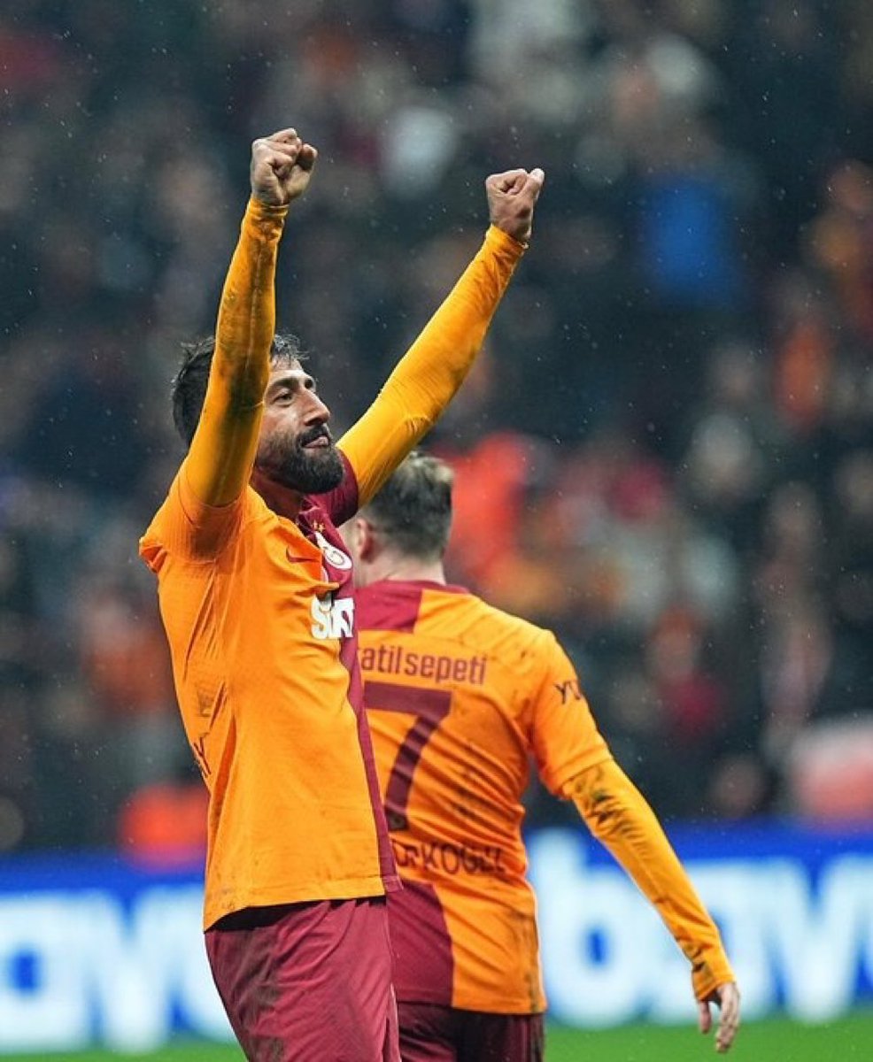 darkwebhaber's tweet photo. Geçtiğimiz yıllarda Galatasaray'da oynayan Kerem Demirbay:

“Galatasaray’ın 4 sene nasıl şampiyon olduğu hakkında düşündüklerimi söylersem her yer patlar. 

Her şey dışarıdan göründüğü gibi değil. Herkes yutuyor. İnan bana.”

(Yağız Sabuncuoğlu) https://t.co/LkrV3htqkm
