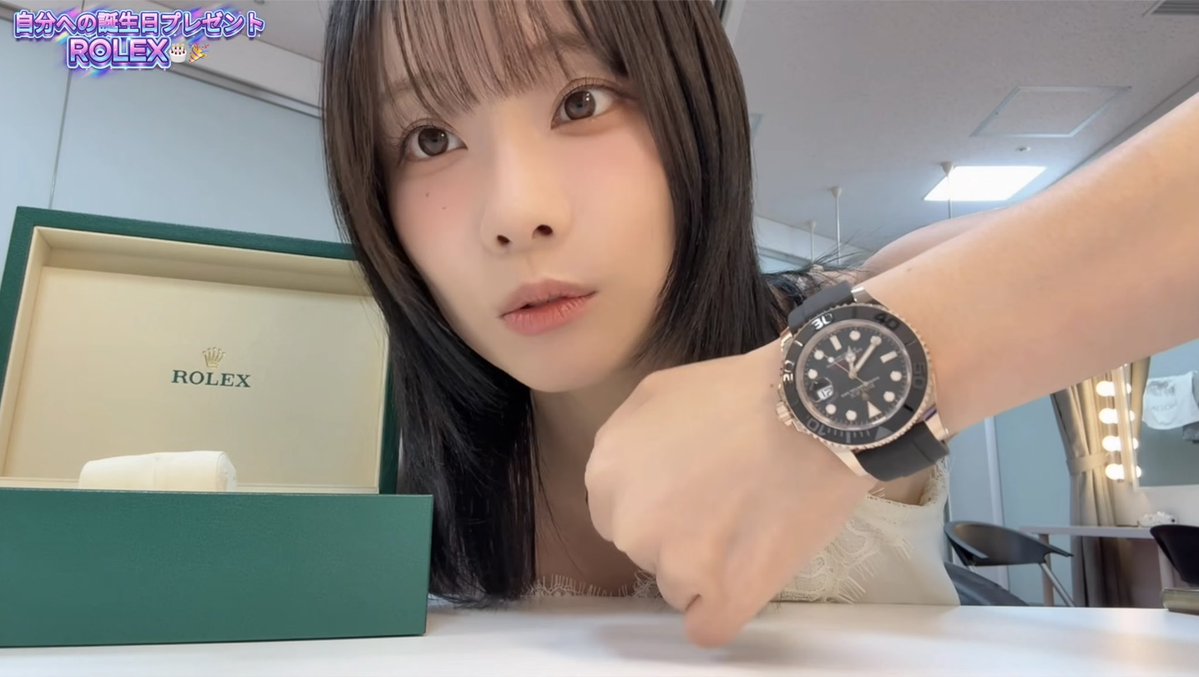 AUDEMARS_MZK's tweet photo. 重盛さと美(38) 、自分への誕生日プレゼントにヨットマスター購入👑

この可愛さは優勝でしかない🏆

https://t.co/x3DgAbk4K0 https://t.co/TIpDCkuhz1