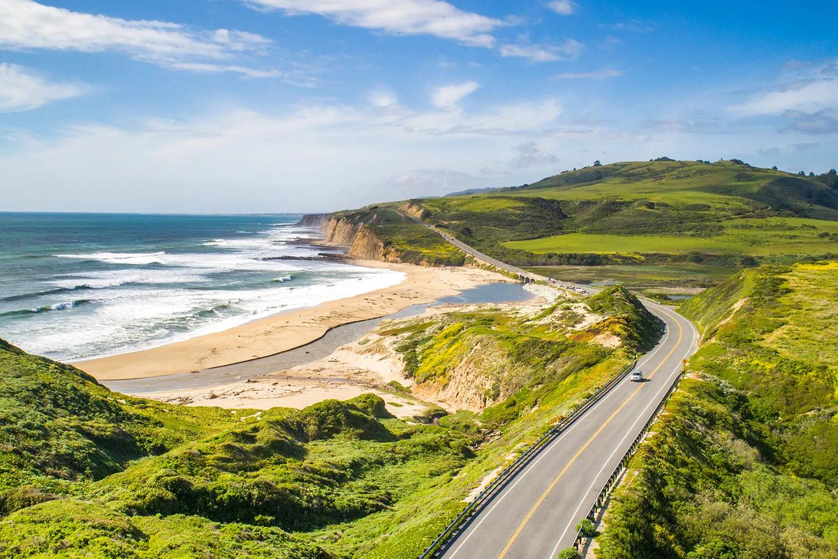 LaurenFairways's tweet photo. No plans. No rush. Just an open road, good music, and somewhere new ahead. 🚗🏔️

Sometimes, the journey is the destination. https://t.co/J4TMy6F8RY