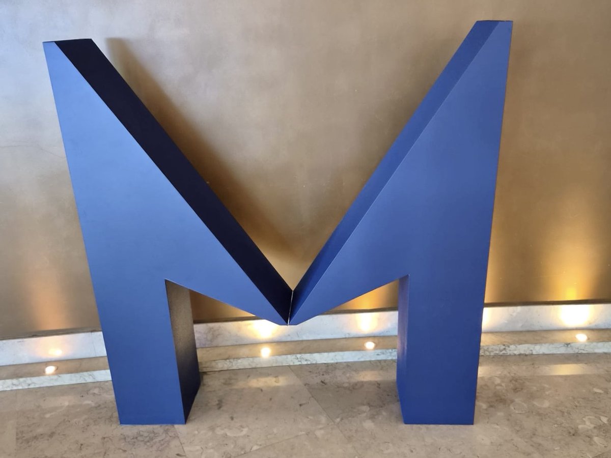 PSA_AudioVisual's tweet photo. 🇵🇹 PSA in Portugal!

At Hotel Cascais Miragem for @MarshGlobal's European Rewards Conference, delivering a 50ft+ printed backdrop, staging, projection, 5 PTZ cameras, Shure microphones, registration branding and AV across 7 breakout rooms.

#ConferenceAV #PSAAV https://t.co/Y6ODR2upK6
