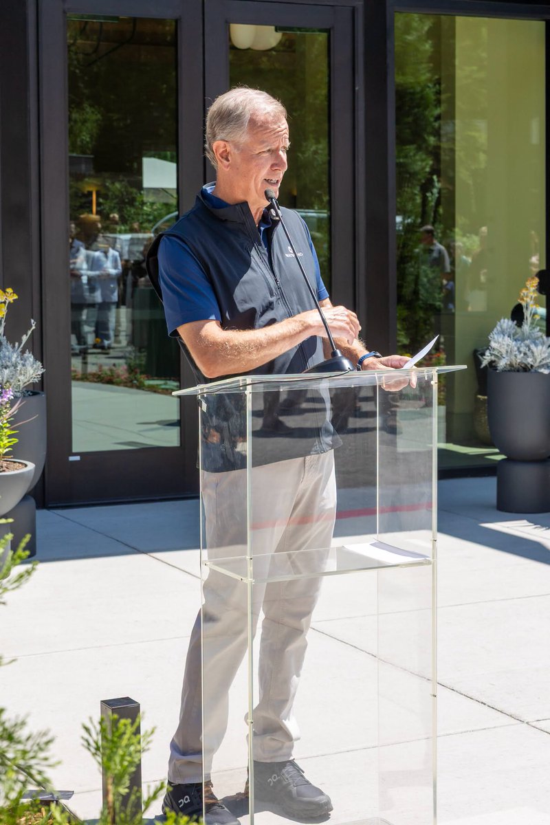 JerryJacobsJr's tweet photo. We’re proud to celebrate the grand opening of Waybound Yosemite, the first location of Delaware North’s new premium alternative lodging brand.
Bringing together National Park Service representatives, local leaders and members of the Delaware North team. https://t.co/338OBjHBPX