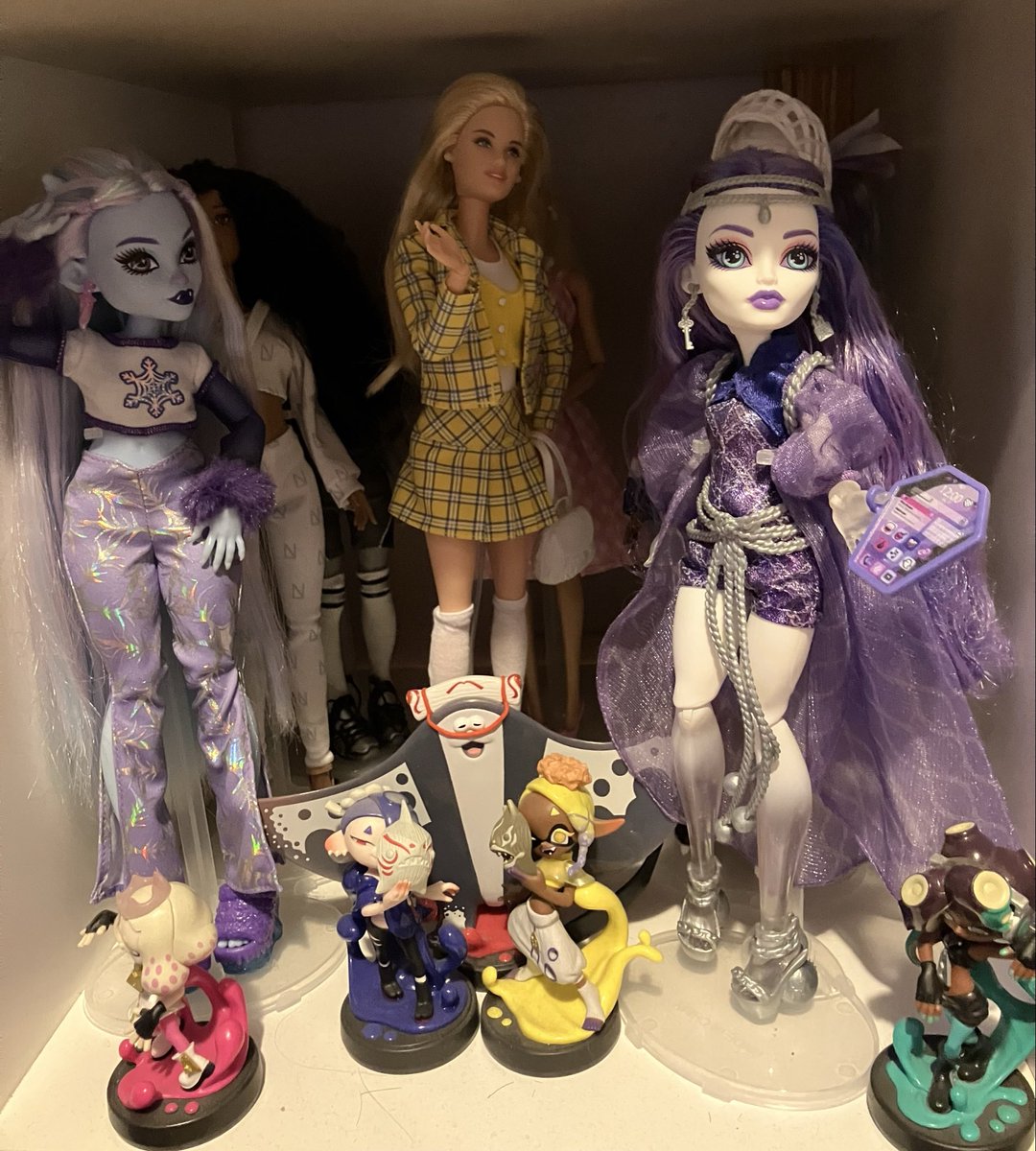 ThinkingInPurpl's tweet photo. I have 52 but I can’t get them all in the shot https://t.co/6VtTfXGKGz