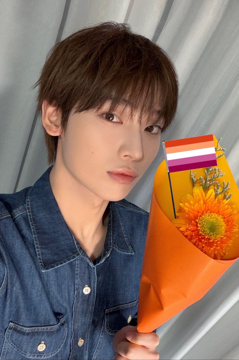 kungyass's tweet photo. to all the wonderful lesbians out there #훈선 https://t.co/AoSJeKrMs2