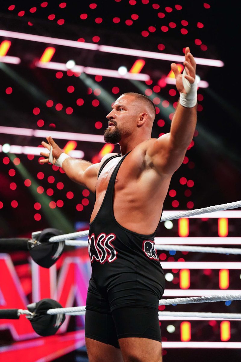 BronBarrettEFED's tweet photo. You only come across an athlete like myself once in a generation. I don't do this to make friends or to make money. I fight to hunt for my prey and soon enough the whole WCWF roster will be on the menu for me to feast.

@REAL_WCWF https://t.co/mgbb68CoPs