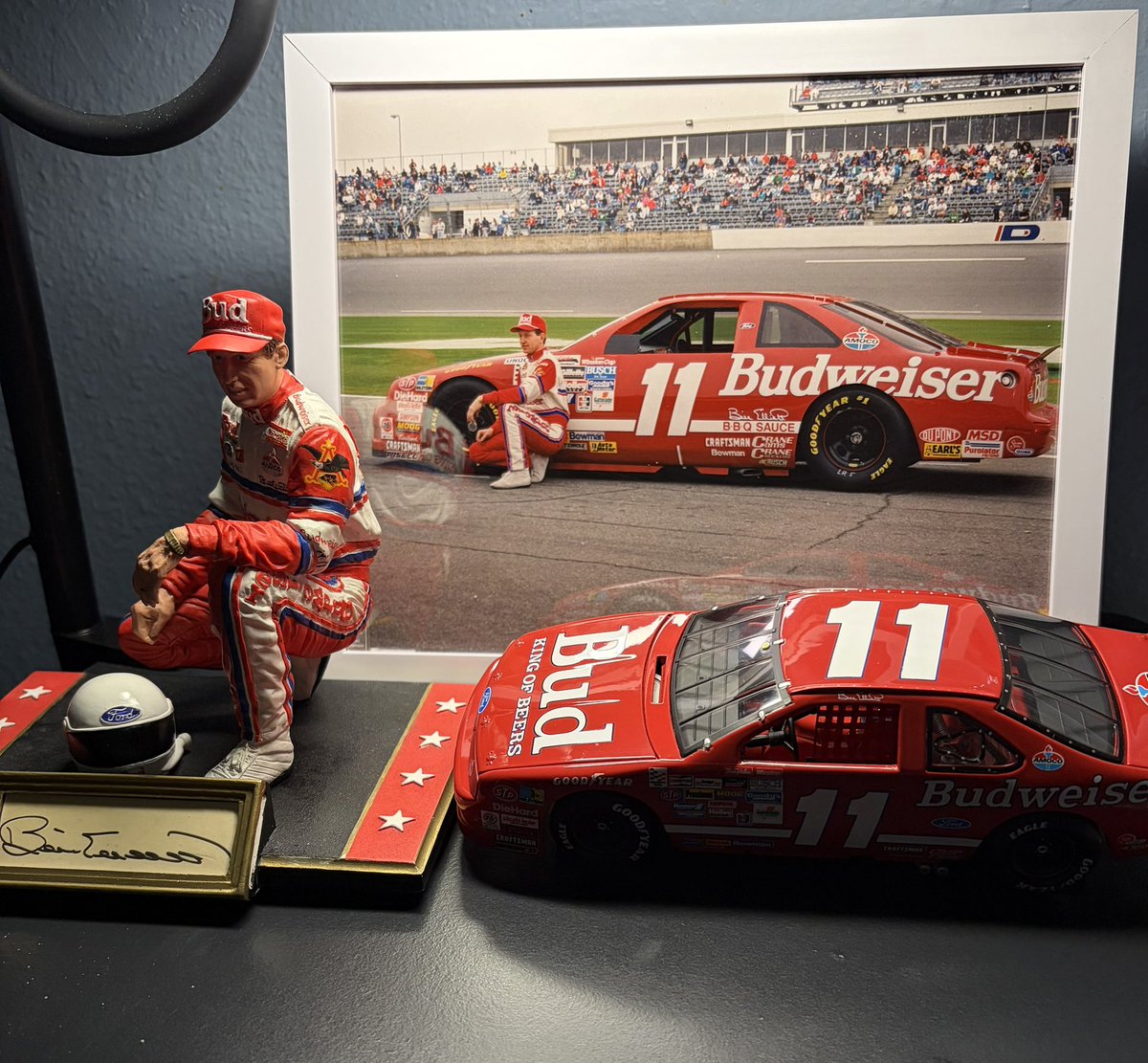TGoodwin72's tweet photo. @LegendsNascar @BillElliott9 AWE$OME Bill, 71 and still climbing in &amp; out of windows 🏁 https://t.co/j6D0MoLSB7