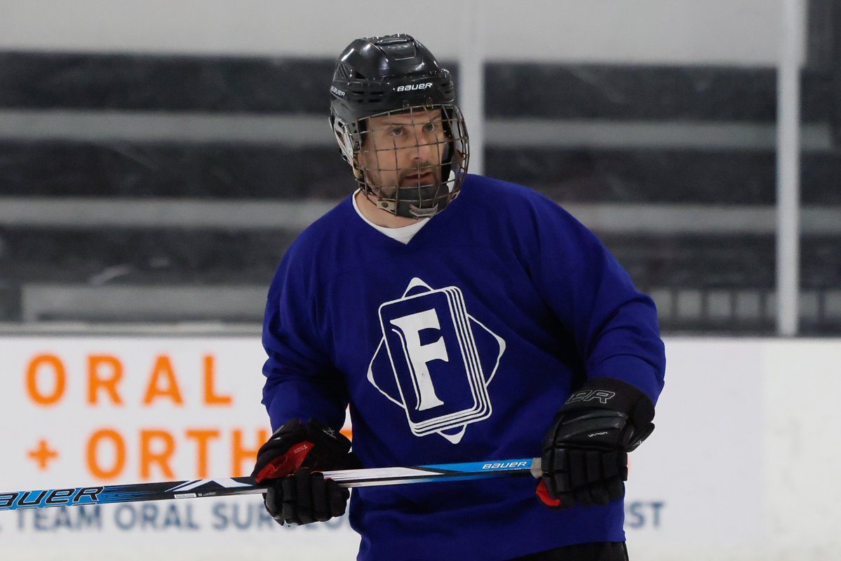 bodyofcode's tweet photo. Got on the ice this morning before work. 

Rules dictated I switch teams, so that was fun :) https://t.co/GBPyUh6Aev
