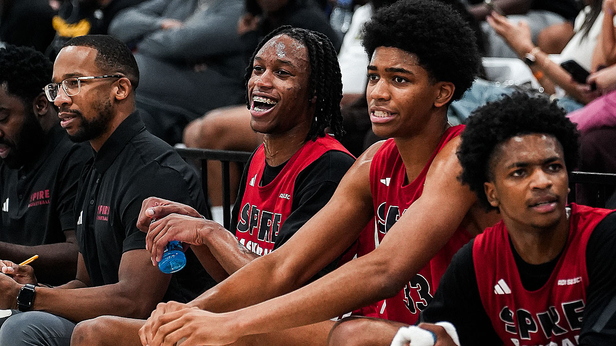 Ballislife's tweet photo. #HSBB News -  ATLAS: International High School Basketball League Announced

The international influence of #HSBB has grown tremendously and today that influence is taken a step further with the announcement of the ATLAS League.

MORE 🔗 https://t.co/4pOEXAzE6g https://t.co/9iAHz3A48a