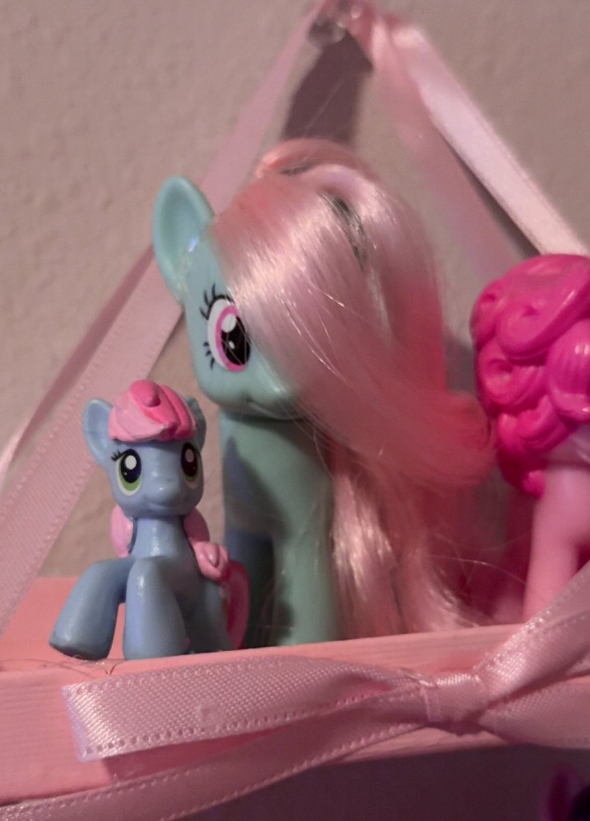 pinkaminaa's tweet photo. minty my baby🍬 https://t.co/qqMNjUR0dl