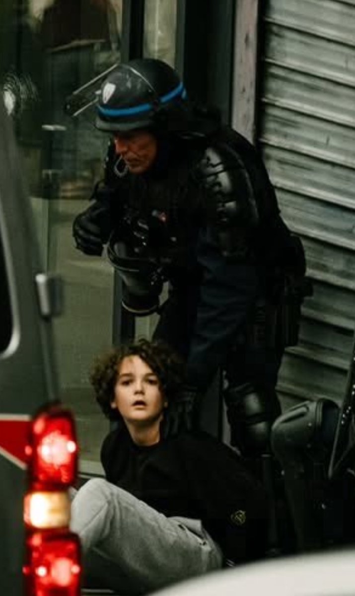 LudyCaussignac's tweet photo. Genre c’est eux le trouble de la société, le 17 y’aura pas de pitié https://t.co/NdtIISiLR7