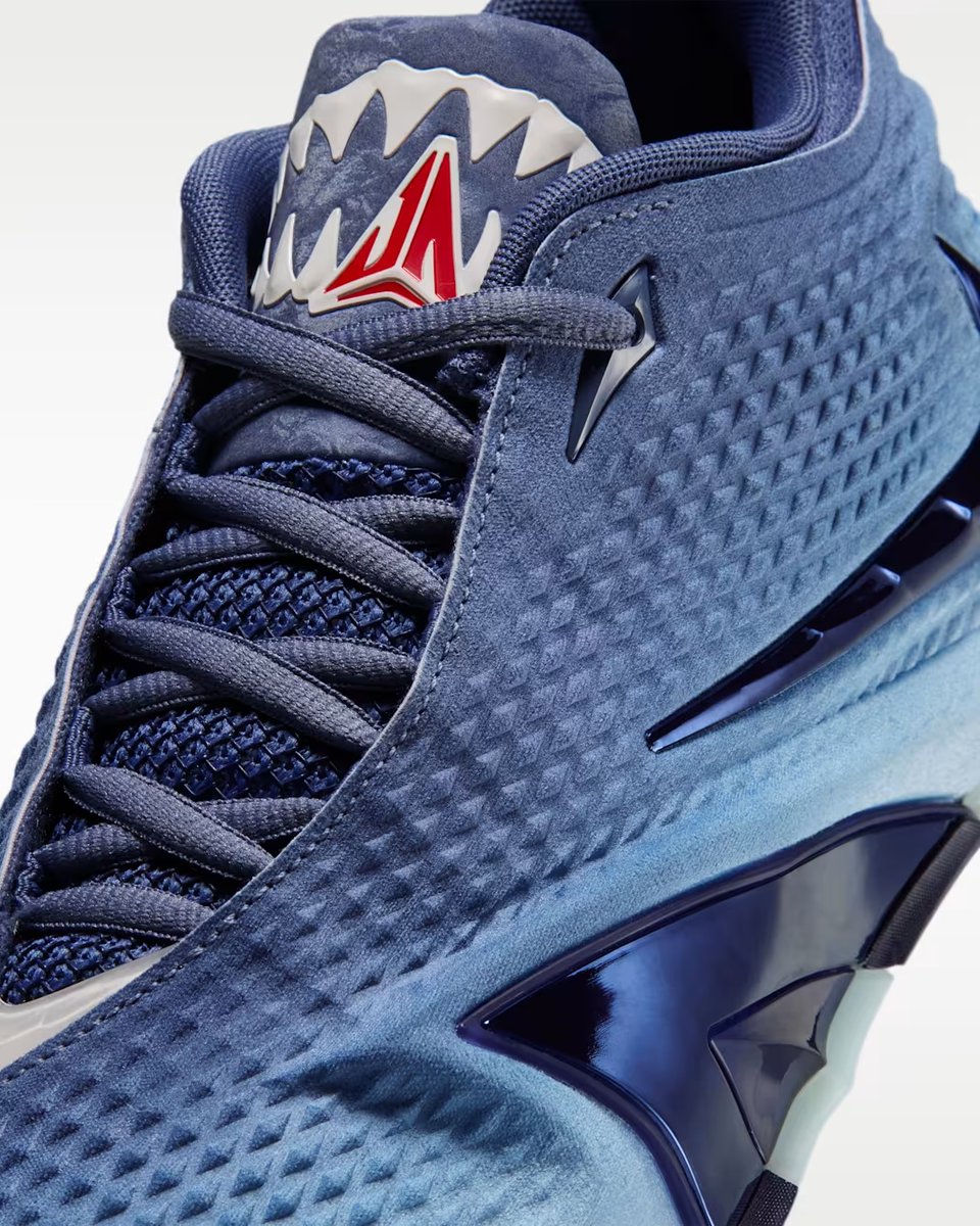 SneakerScouts's tweet photo. Nike Ja 4 'Deep Water' 

Available via @footlocker |$140| #ad @JaMorant 

>>> https://t.co/Q5n5b94oNi https://t.co/VgnLsrtiVl