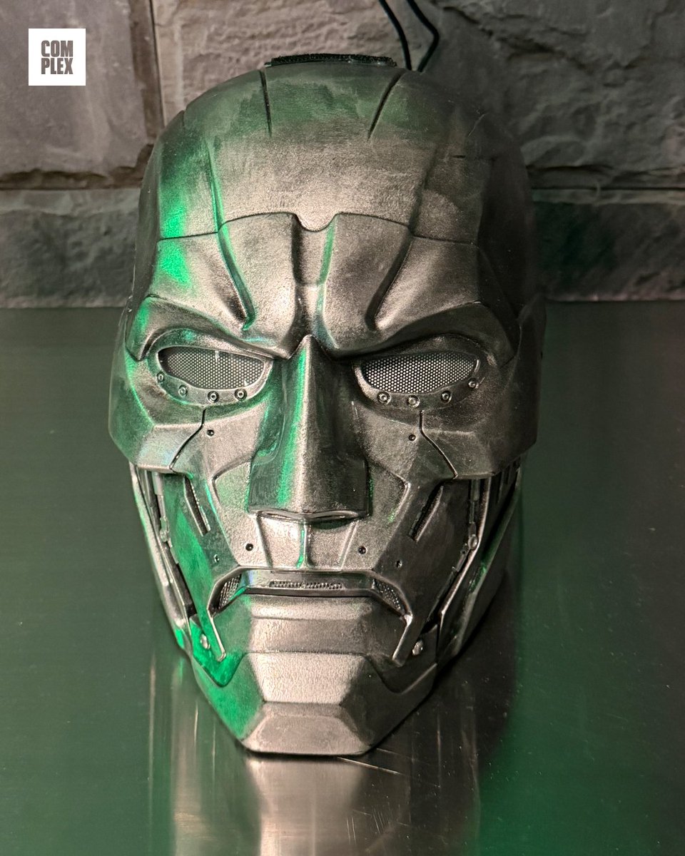 ComplexPop's tweet photo. Closer look at Doctor Doom's masks at #NYCC https://t.co/Tw4eBcQVxZ