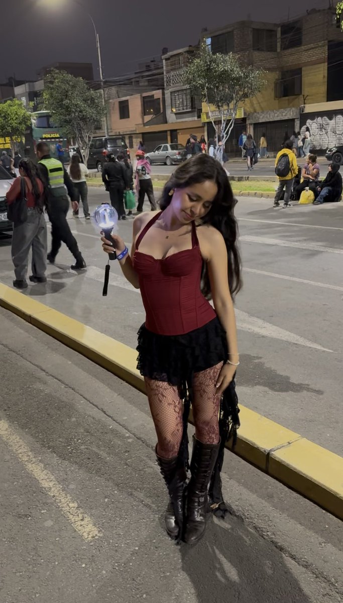 taedollie's tweet photo. outfit check de ayer :3 los amo bts, nos vemos nuevamente el sábado 🇵🇪🇵🇪🇵🇪 https://t.co/6lRlWKfU4V