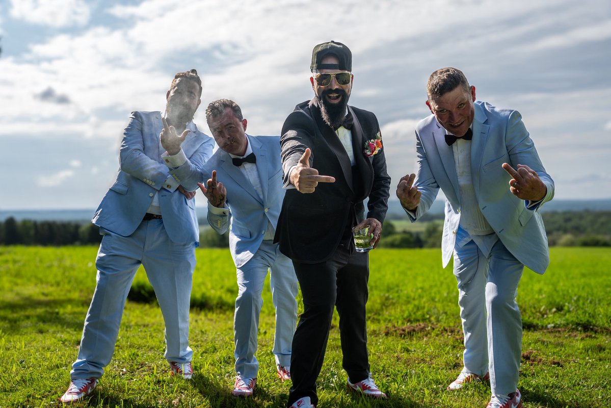 overtflow's tweet photo. possibly one of the hardest pictures of all time @KEEMSTAR https://t.co/Eskah4vlIG