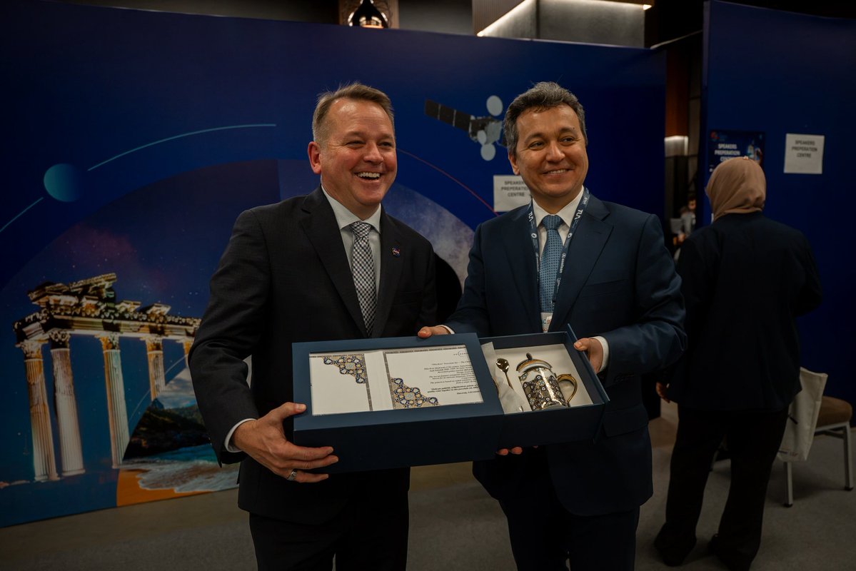NASADepAdmin tweet picture