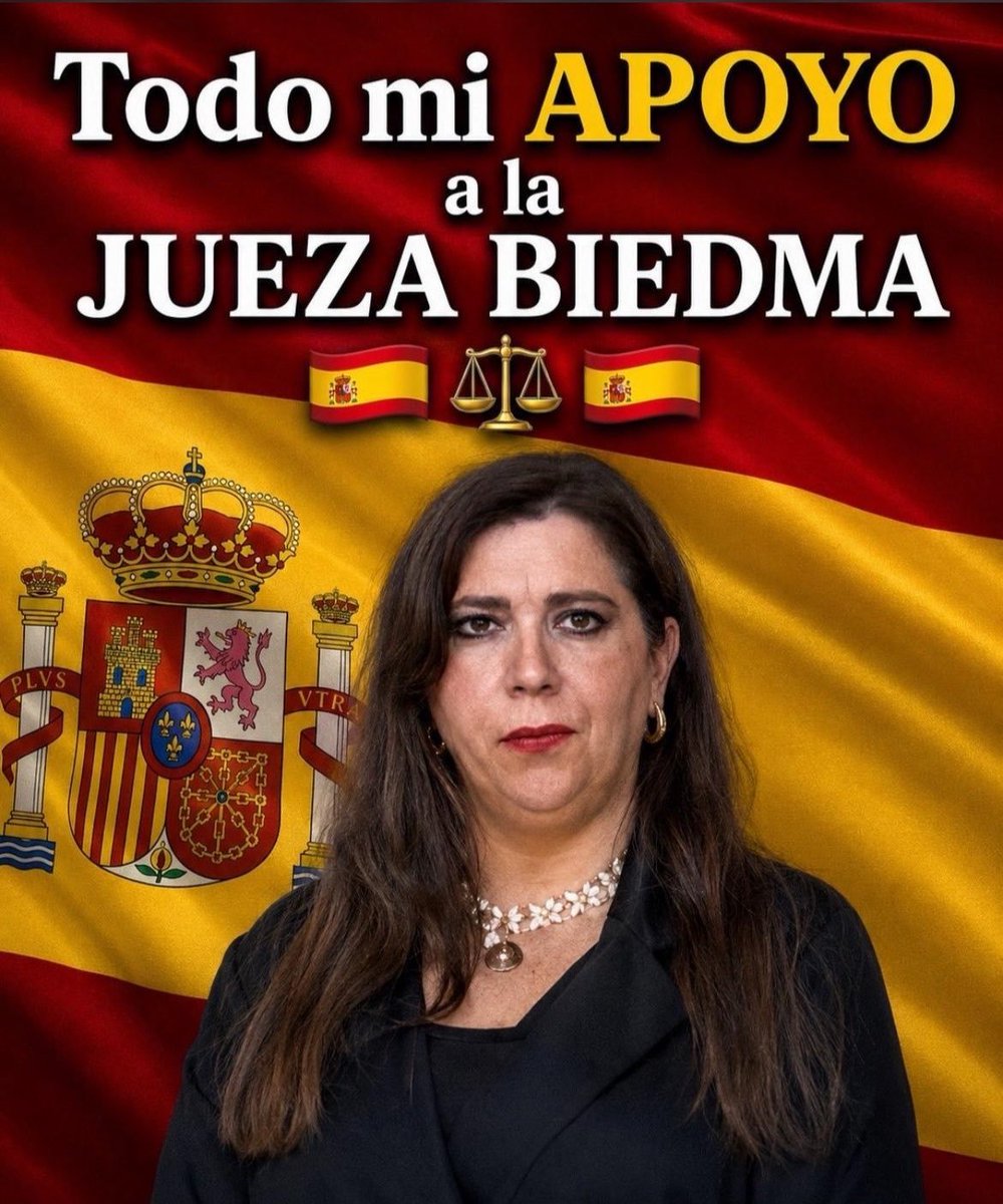 CCivicaCatalana's tweet photo. Frente a las amenazas y el acoso de un gobierno mafioso, dignidad y coraje de una ciudadana. Gracias, señora. https://t.co/l7z9hlgAjo
