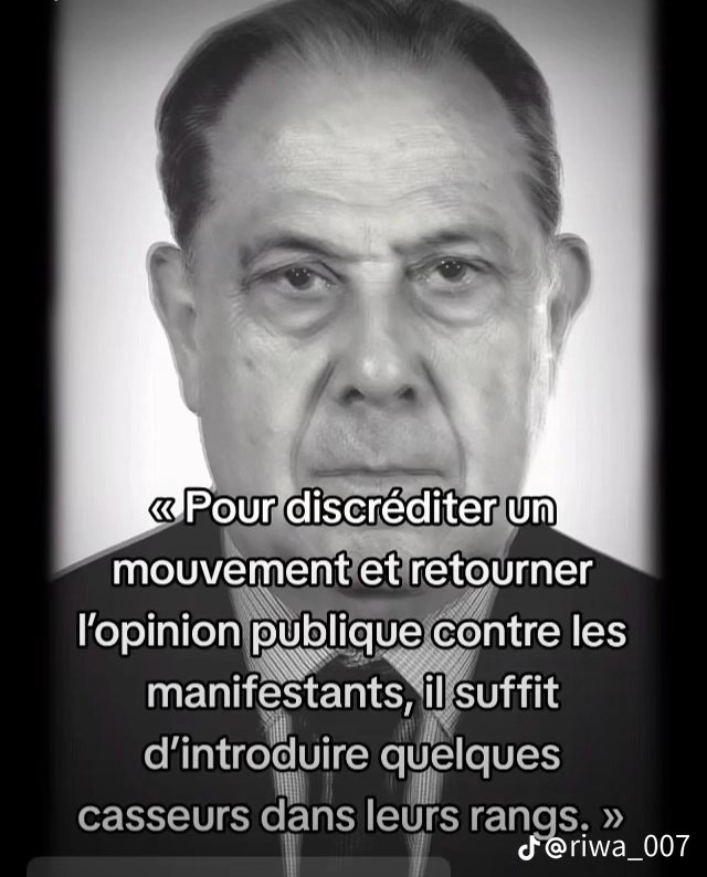 PDohen's tweet photo. Cette technique des casseurs date de Pasqua , ça date pas d'hier.
Les casseurs sont a la solde de l'état pour decridibiliser les mouvements sociaux.
#France #Lycées #JeunesseDeFrance https://t.co/8zvAinRiE4