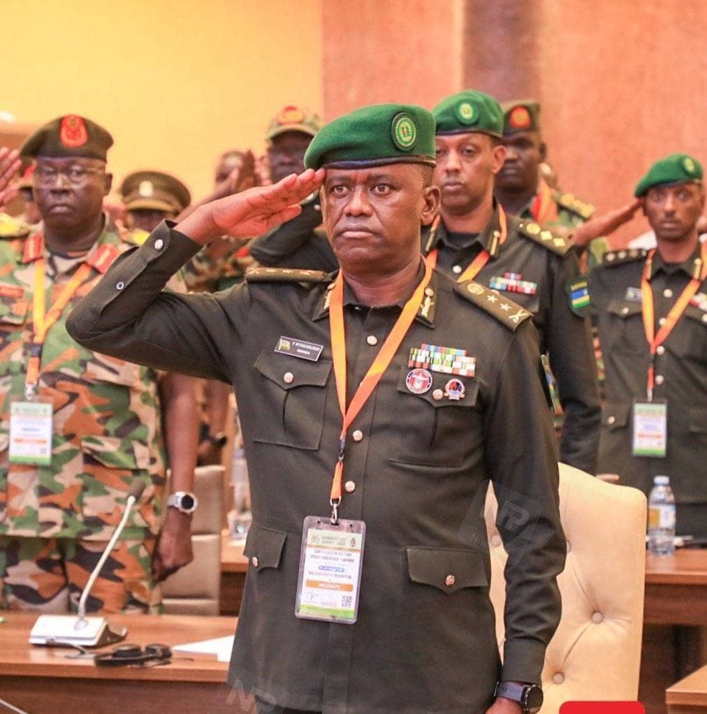 RwandaMoD's tweet photo. Today, the RDF delegation, led by the RDF ACOS, Maj Gen Vincent Nyakarundi, attended the Regional Conference of Chiefs of Defence Forces on Military Operations Other Than War (MOOTW) at Speke Resort Munyonyo in Kampala, Uganda.

The conference brought together African Chiefs of Defence, Intelligence Chiefs, and Force Commanders from UN and AU peacekeeping missions.

It was officially opened by the UPDF-CDF, Gen Muhoozi Kainerugaba. President Yoweri Kaguta Museveni, the Guest of Honour, delivered the keynote address, emphasizing that sustainable security is closely linked to a strong economy, political cohesion, and strategic cooperation.

===============

Uyu munsi, intumwa z’Ingabo z’u Rwanda, ziyobowe n' Umugaba w'Ingabo zirwanira ku butaka, Maj Gen Vincent Nyakarundi, zitabiriye Inama y’Akarere y’Abagaba bakuru b’Ingabo yaganiraga ku bikorwa bya gisirikare, yabereye kuri Speke Resort Munyonyo i Kampala, muri Uganda.

Iyi nama yahuje Abagaba bakuru b’Ingabo, Abashinzwe ubutasi, ndetse n’Abayobozi b’Ingabo  mu butumwa bwo kubungabunga amahoro bwa Loni n’Umuryango wa Afurika Yunze Ubumwe.

Inama yafunguwe ku mugaragaro n' Umugaba Mukuru w' Ingabo za Uganda, Gen Muhoozi Kainerugaba. Mu ijambo yagejeje ku bitabiriye inama, Perezida Yoweri Kaguta Museveni, wari Umushyitsi Mukuru, yashimangiye ko umutekano urambye ufitanye isano ya hafi n’ubukungu butajegajega, ubumwe muri politiki, ndetse n’ubufatanye.