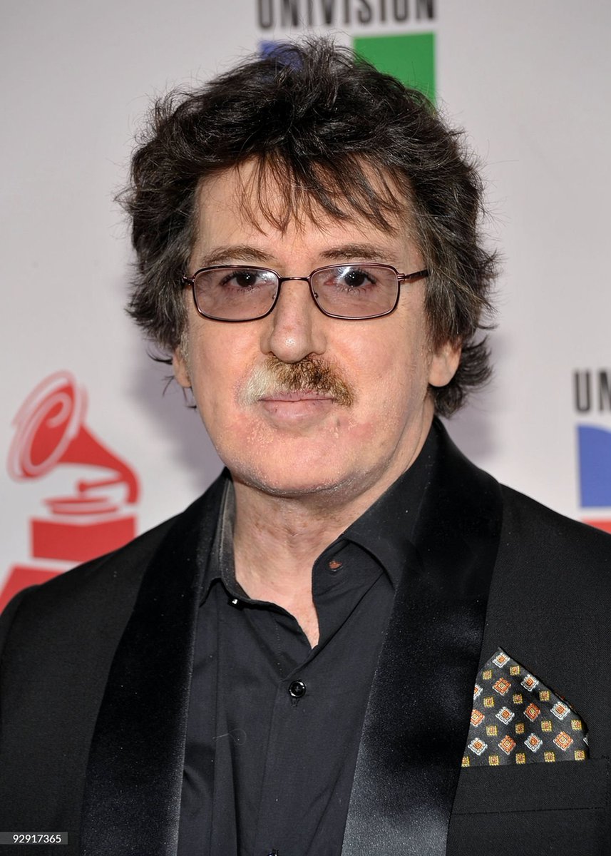 archivocharly's tweet photo. Charly García fotografiado durante la alfombra roja de los Latin Grammy (05/11/2009) en el Mandalay Bay Events Center de Las Vegas https://t.co/VmqK6KqgkN