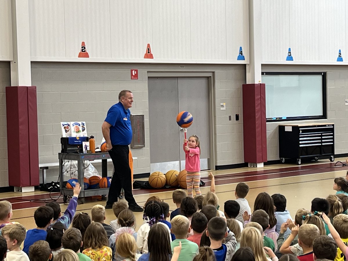 bbhcsd's tweet photo. 🏀BBHES welcomed Jim Basketball Jones back for another exciting assembly today featuring impressive basketball tricks with student volunteers and a message about never giving up and setting a positive example by following directions and showing kindness to others! https://t.co/MFhg9JWdtB