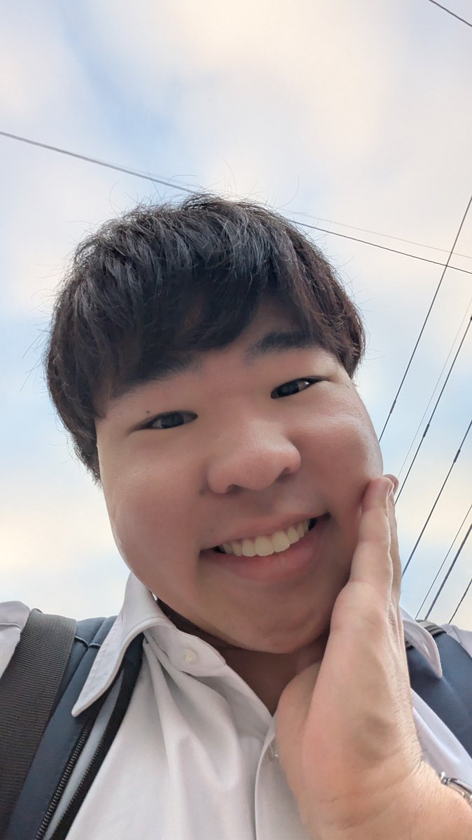 youkaiAcademy's tweet photo. 3時間睡眠チャージですた…
眠い…
グリーン車で寝て学校で勉強がんばるぞ https://t.co/zTRF75R6y2