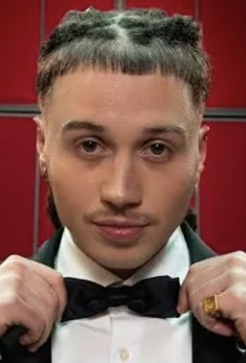BrunoBazz's tweet photo. #taleequaleshow #talequale scusatemi ma #Sayf interpretato da #vladimirrandazzo non era mica male la somiglianza !! Daiiii ! Considerando che non hanno la stessa forma del viso ! https://t.co/u8N2T9mB31