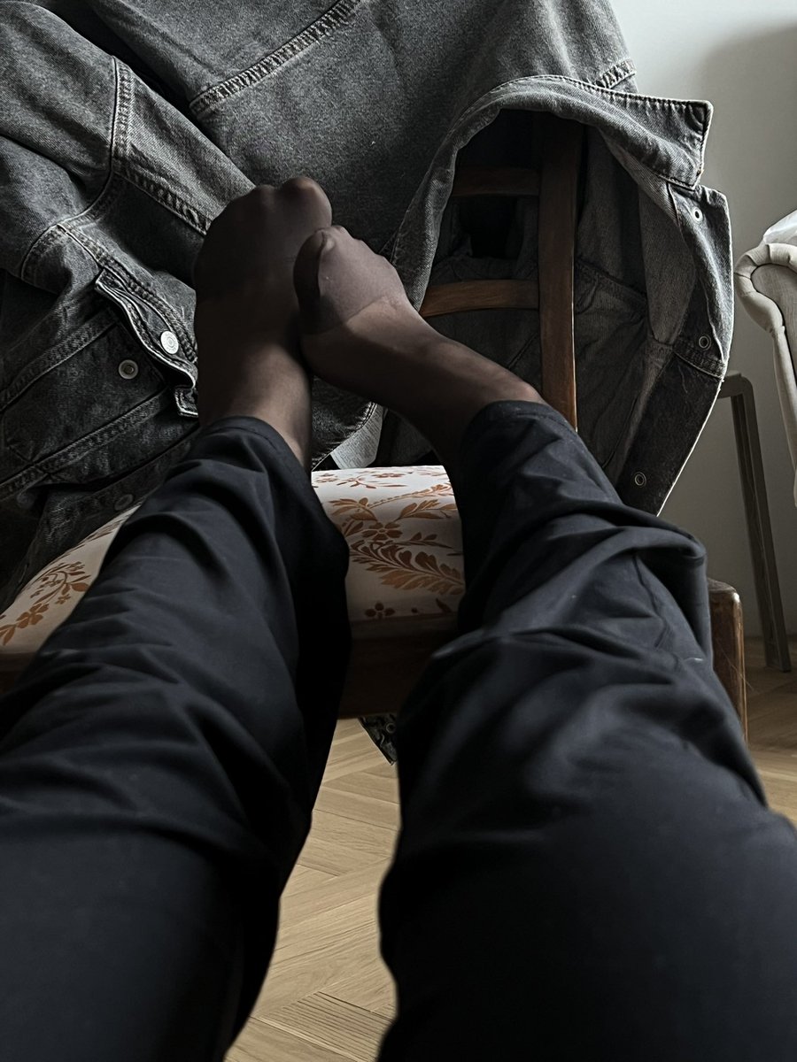feetwika's tweet photo. Queen's POV https://t.co/1qRBpr9roj