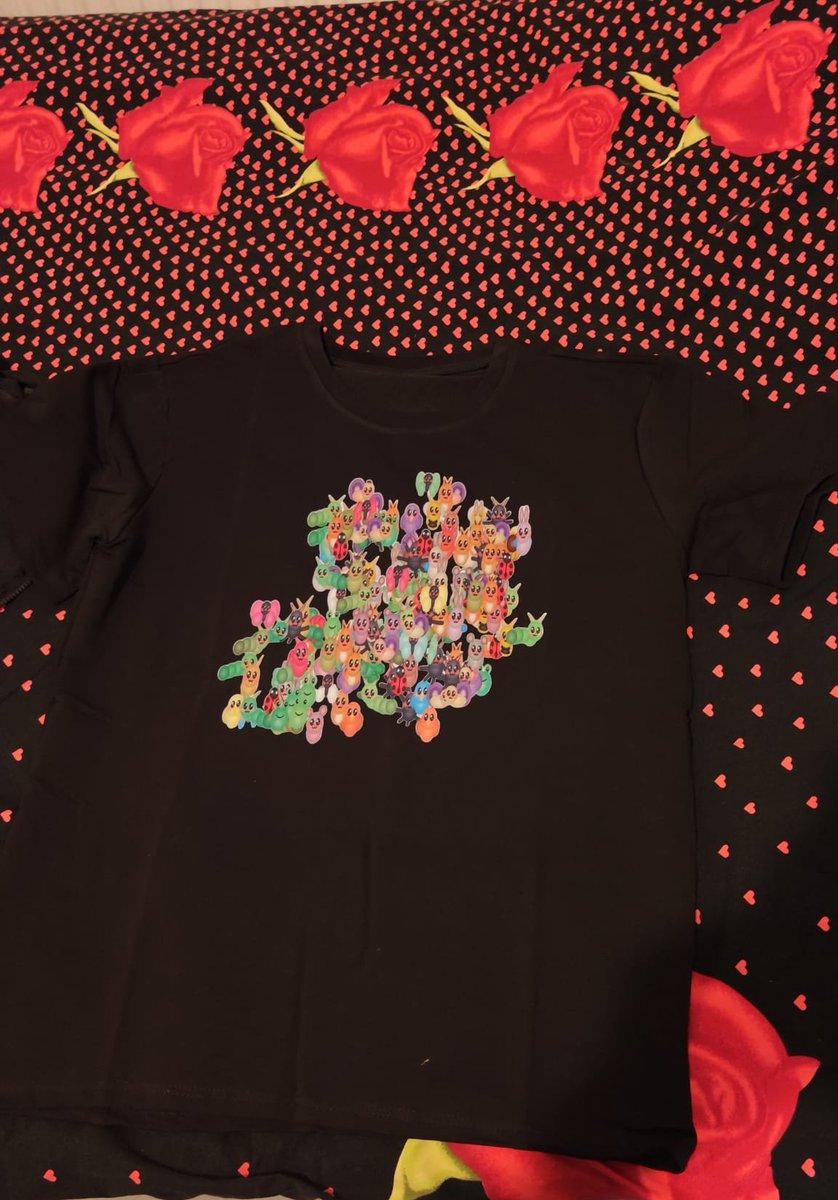 moesh1t's tweet photo. final steps for merch https://t.co/Itrht10Apw