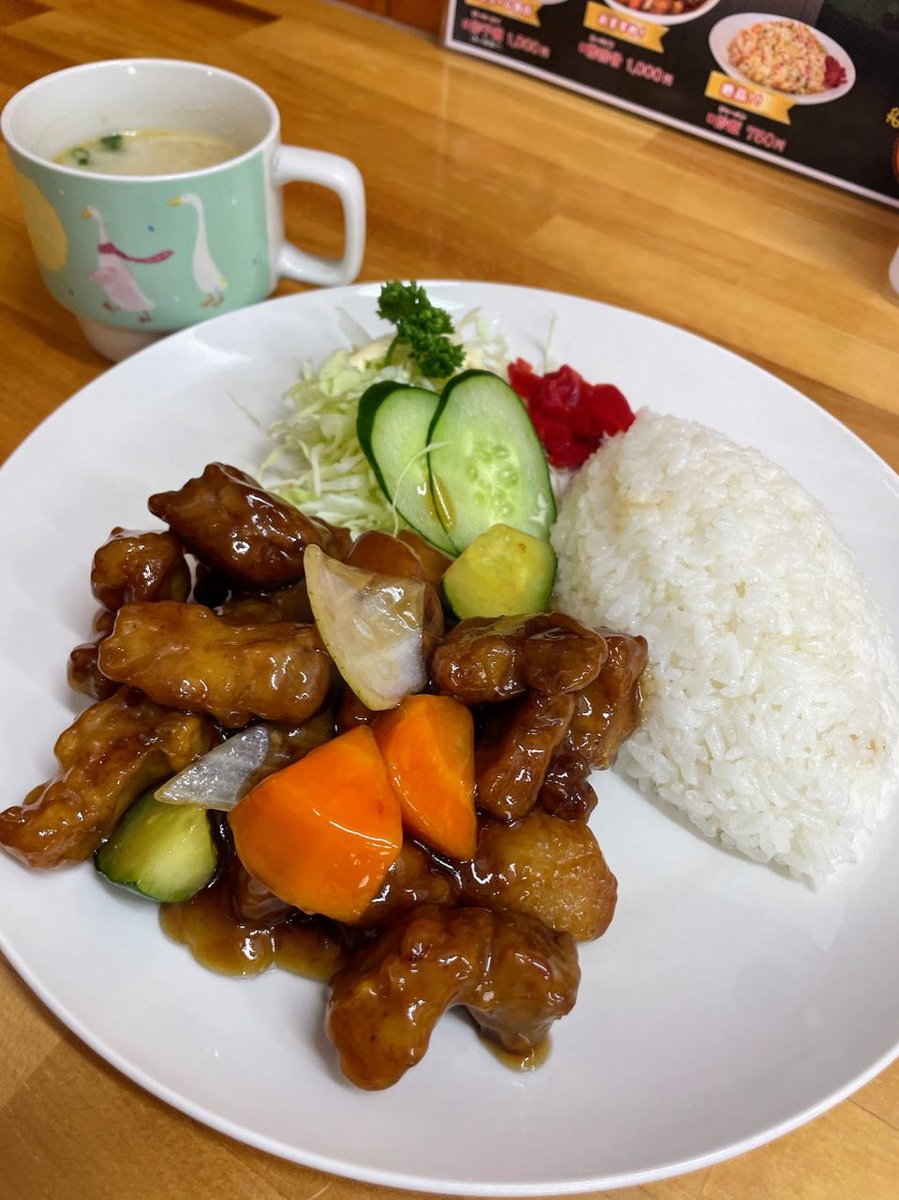 sparkchronicle's tweet photo. 熊本市東区若葉の老舗町中華「夢眠（ムーミン）」へ！

名物のスーパイコセットは、豚肉がゴロッゴロ。甘酸っぱい餡でご飯が止まりません！

中華スープまで付いて、10月4日訪問時は850円。価格改定予定についても紹介しています。

https://t.co/UpaWy3mMQo

#熊本ランチ #熊本町中華 #健軍グルメ https://t.co/c56rfrXX9K