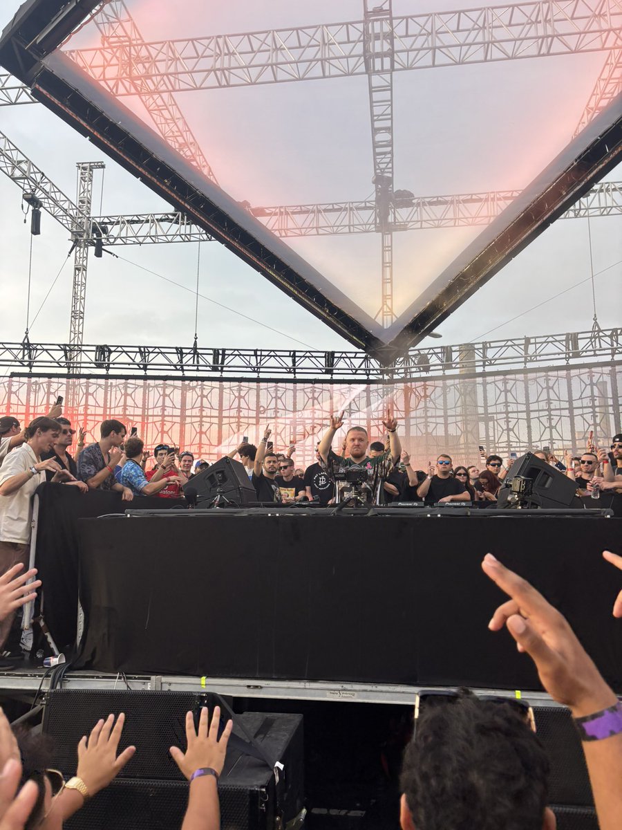 ciirgliano's tweet photo. Any other founders or developers into house music? If so, let’s connect. https://t.co/1m5fG3jmVM