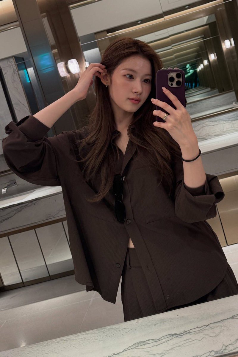 sabrinatozakis's tweet photo. I can’t believe they broke up https://t.co/tWp1bRRoYM
