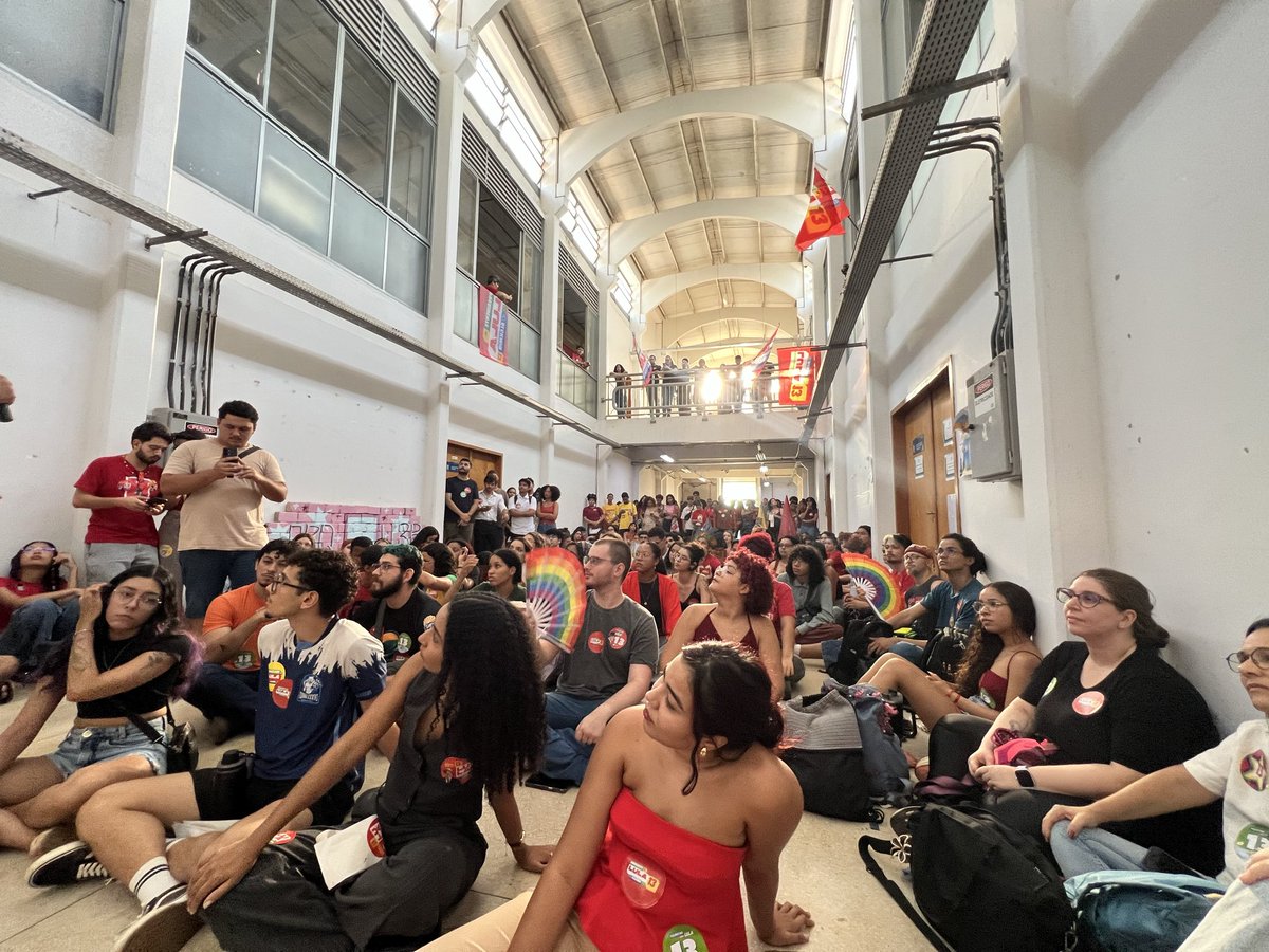 SomosTocantins's tweet photo. Plenária dos estudantes - UFT COM LULA, SOMOS COM LULA! ✊🏽❤️⭐️ https://t.co/MkH78H2ene