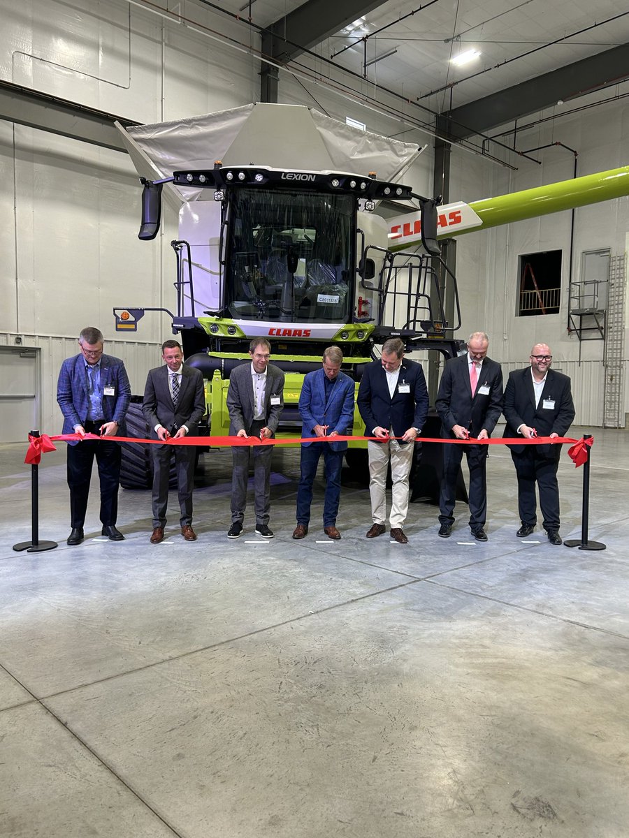 BRNAgNews_KH's tweet photo. #OnTheGround for @brownfield - @CLAAS_America opens its 45,000 square foot, $10 million square feet research and development center. https://t.co/Io3cnUeKDk